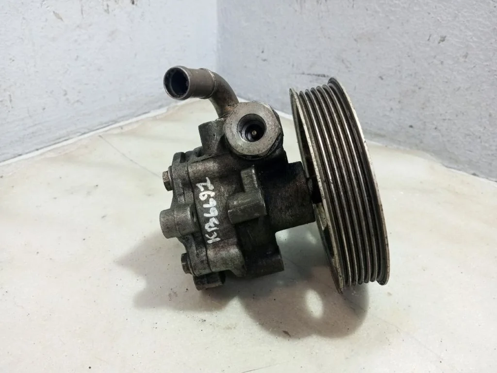Насос гура AUDI A4 B7