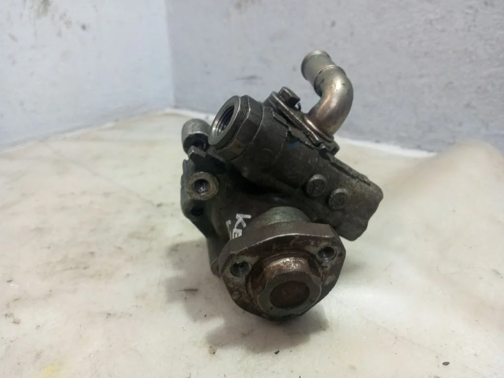 Насос гура VOLKSWAGEN GOLF 4