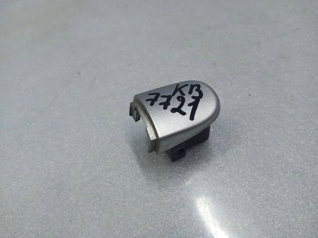 Заглушка личинки двери VOLKSWAGEN YETI