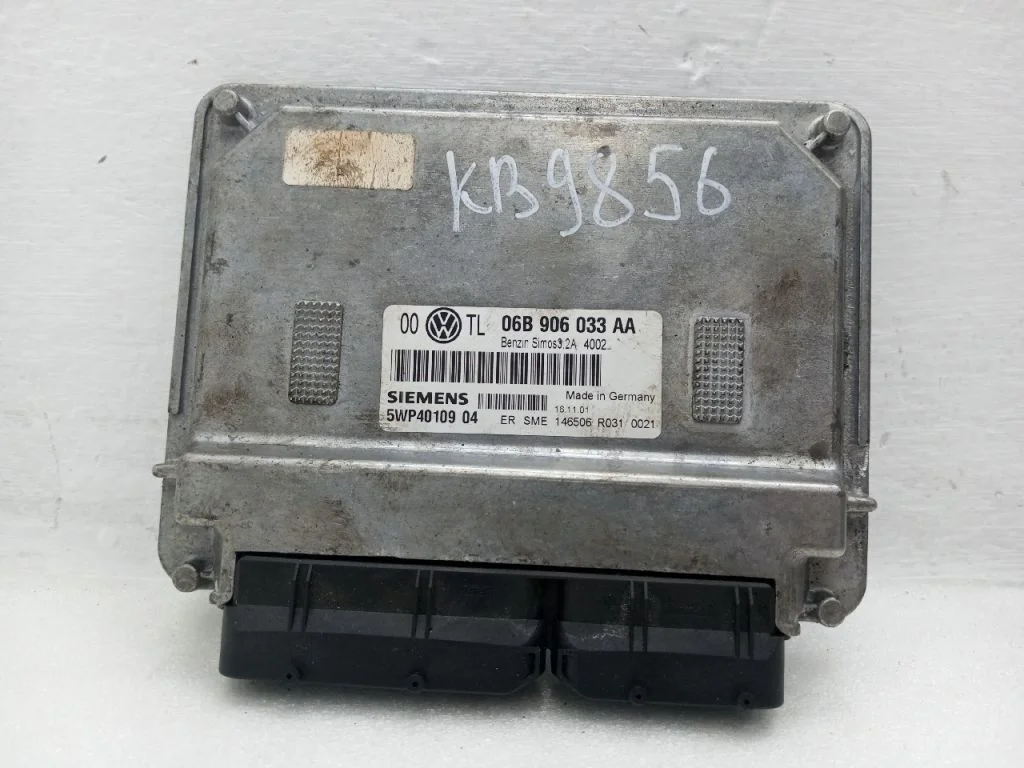 Блок управления двигателя VOLKSWAGEN PASSAT B5+ 2.0 AZM + АКПП