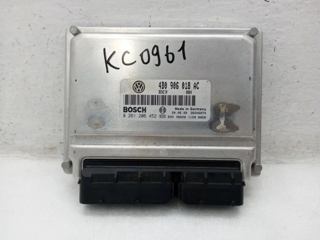 Блок управления двигателя VOLKSWAGEN PASSAT B5 1.8 APU
