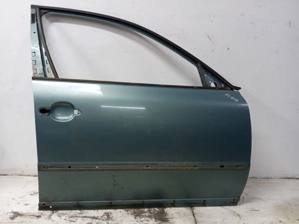 Дверь VOLKSWAGEN PASSAT B5 Передняя правая