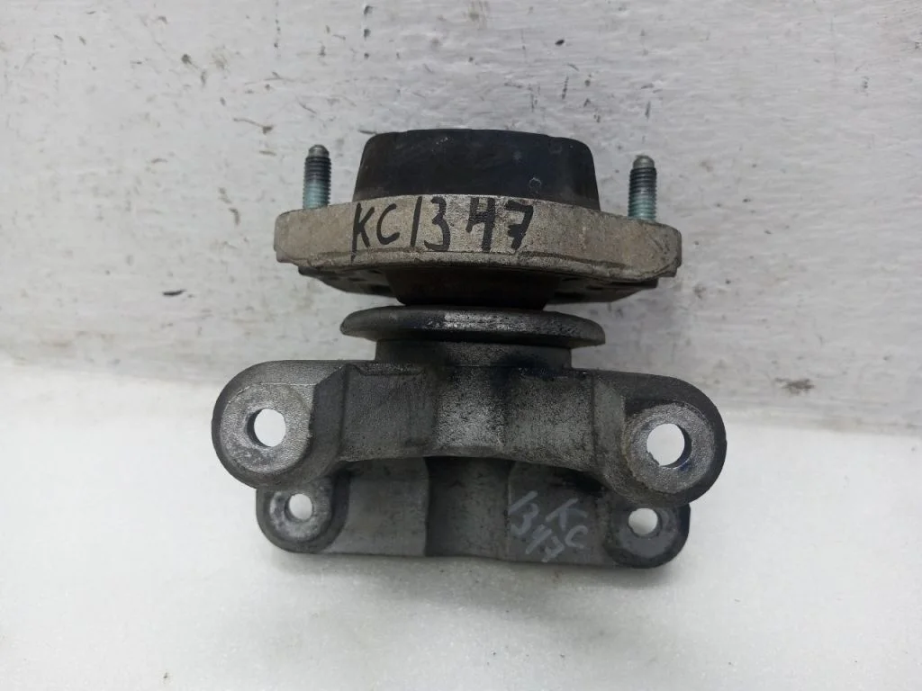 Подушка акпп AUDI A4 B7