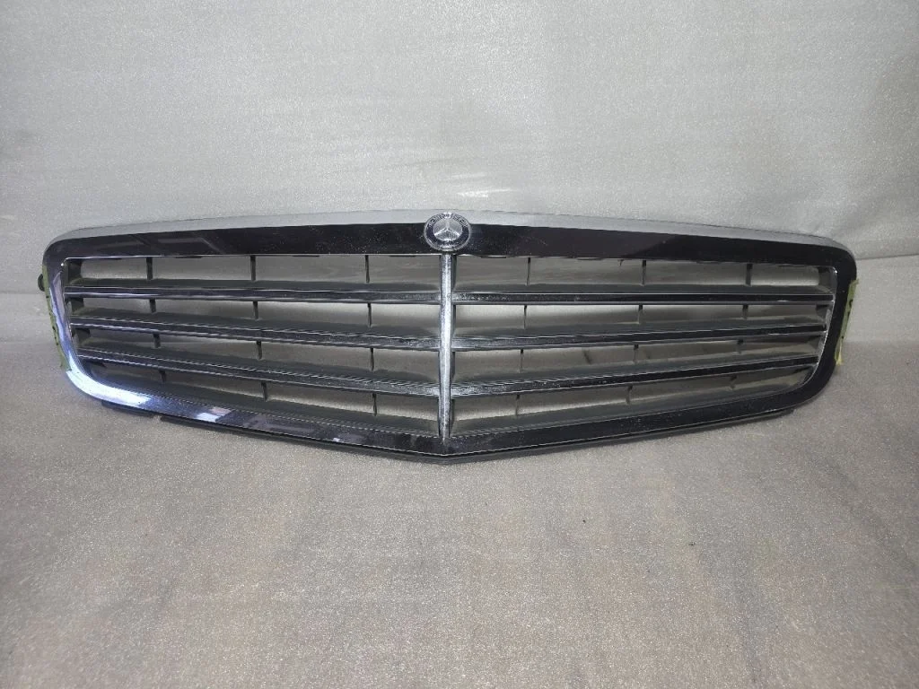 Решётка радиатора MERCEDES-BENZ C W204