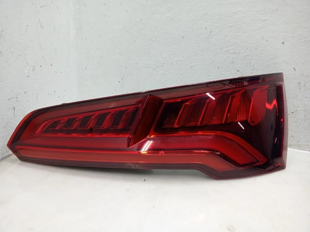 Фонарь AUDI Q5 FY