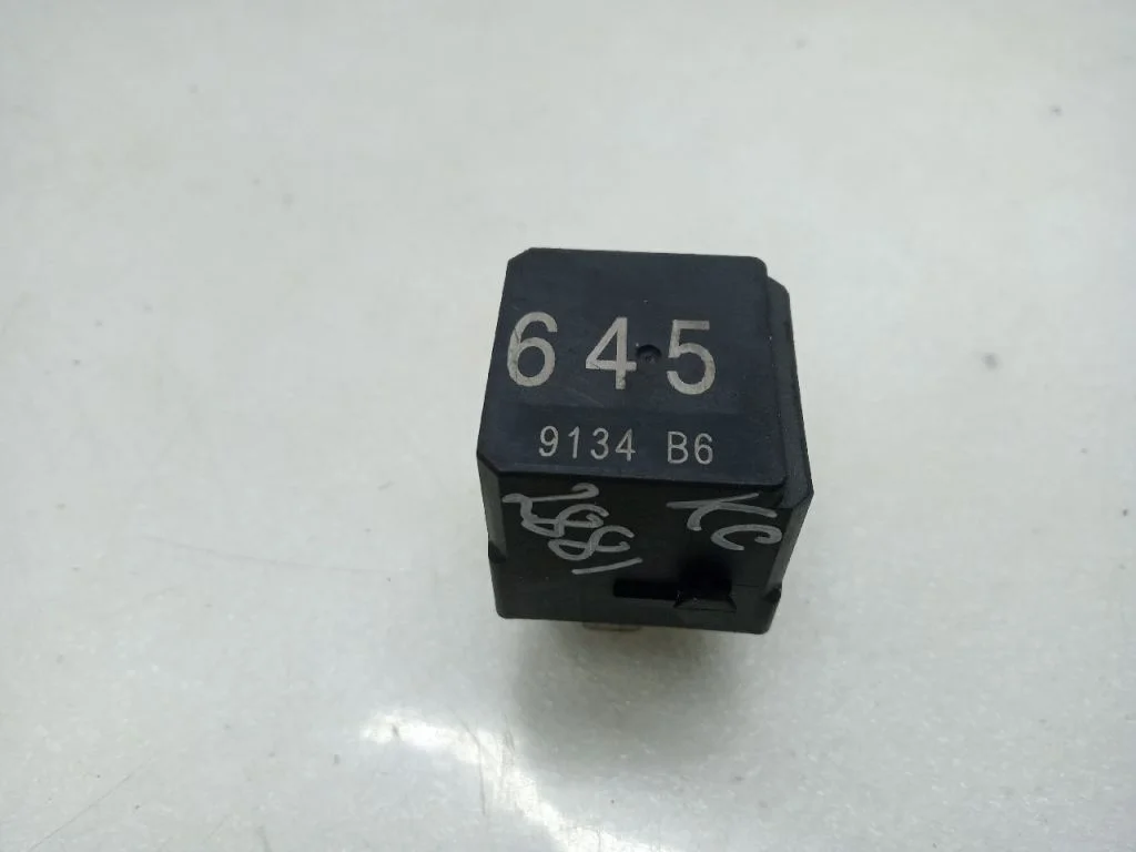 Реле VOLKSWAGEN A3 8V 40A