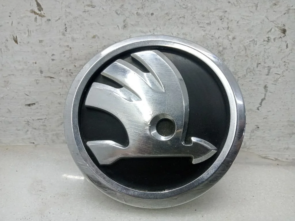 Эмблема skoda SKODA OCTAVIA A7