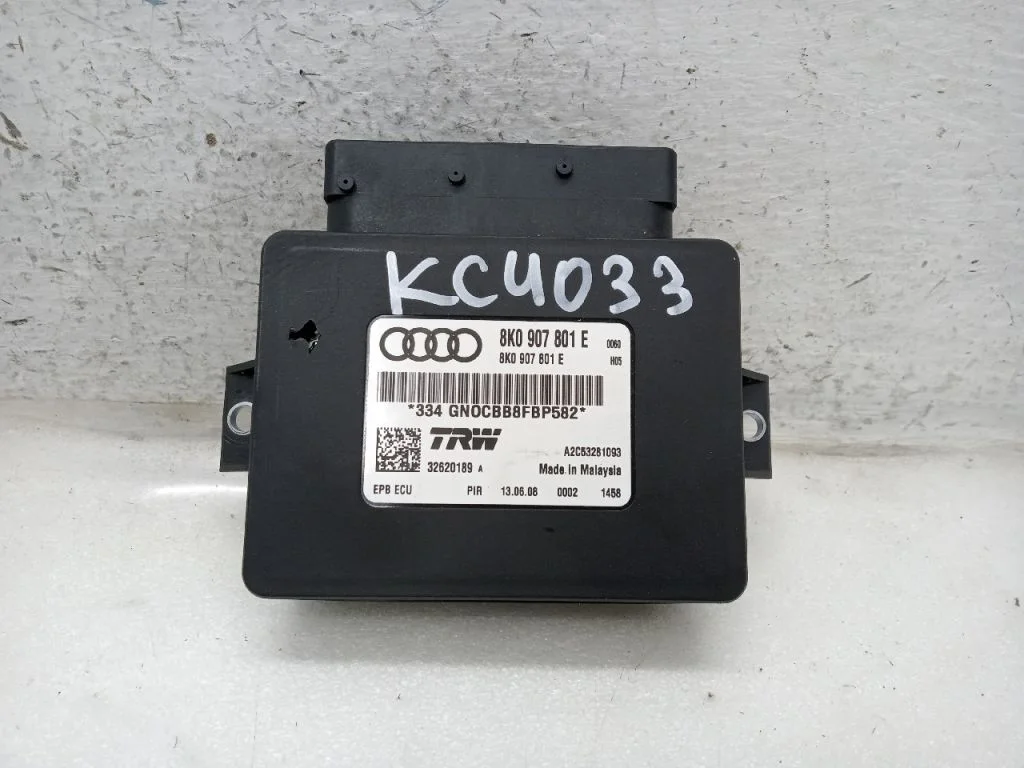 Блок управления ручником AUDI A4 B8