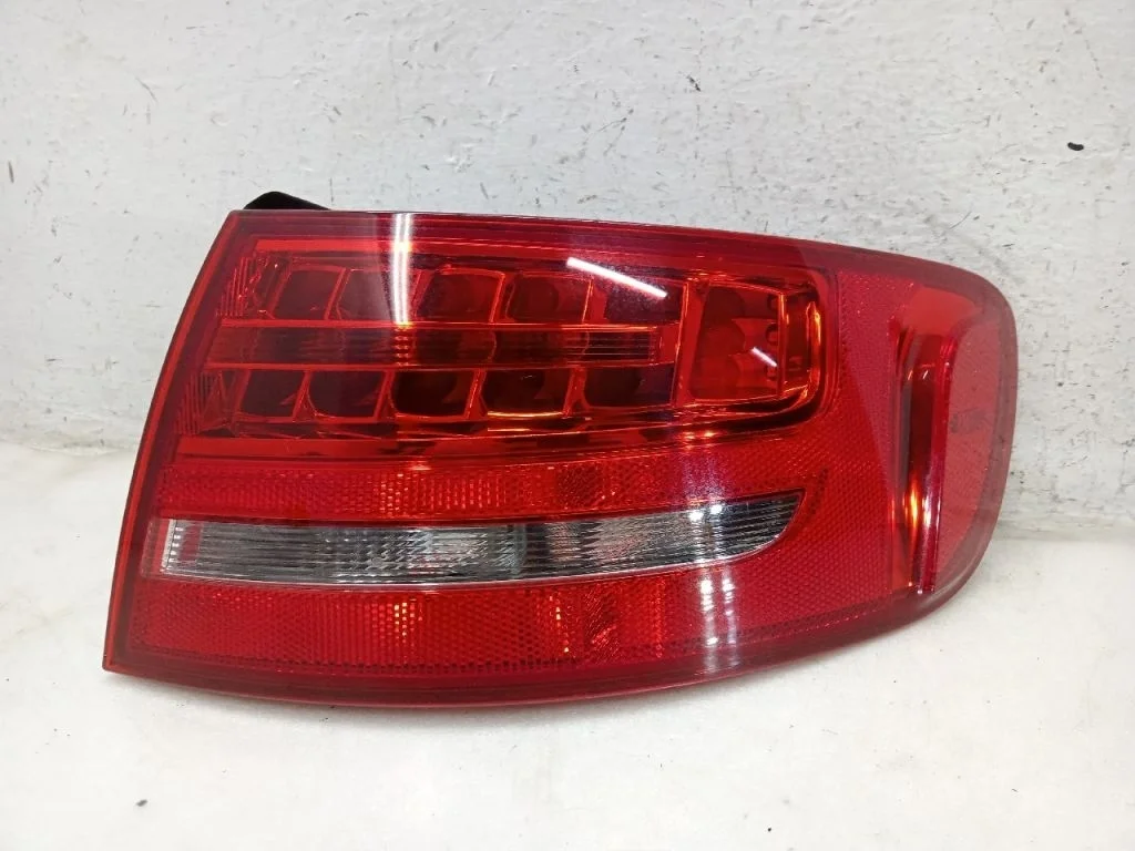 Фонарь AUDI A4 B8 Задний правый, наружний