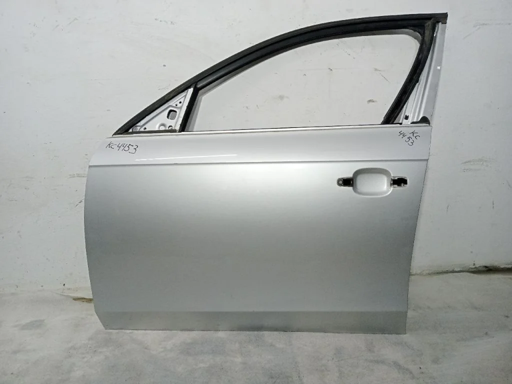 Дверь AUDI A4 B8 Передняя левая