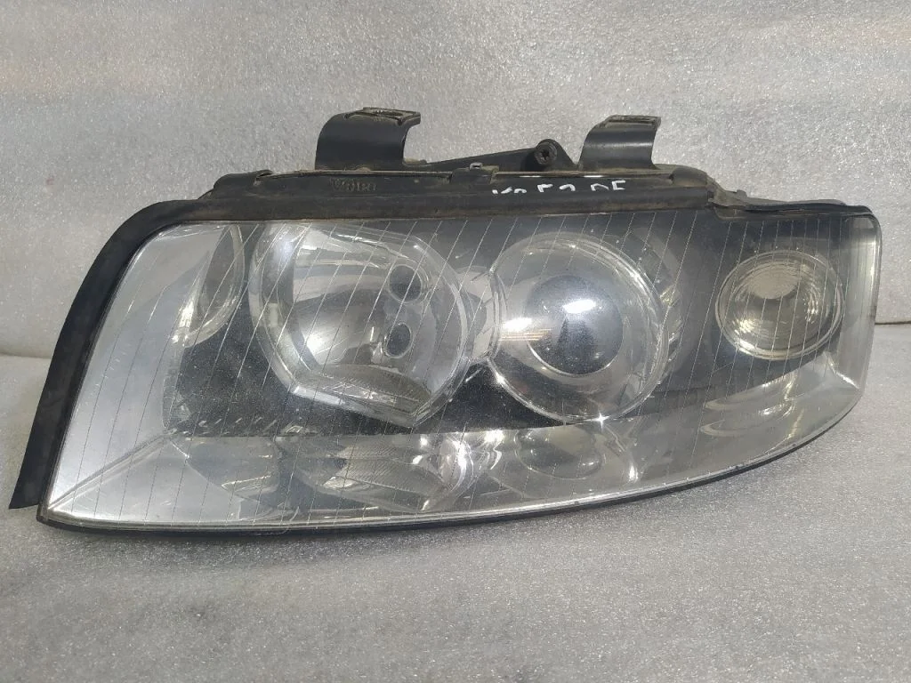 Фара AUDI A4 B6 Левая