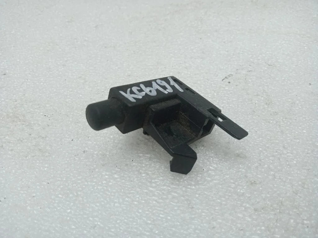 Выключатель концевой VOLKSWAGEN JETTA 6