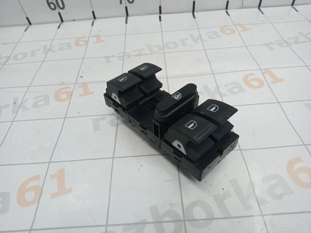 Блок кнопок стеклоподъёмника SEAT LEON