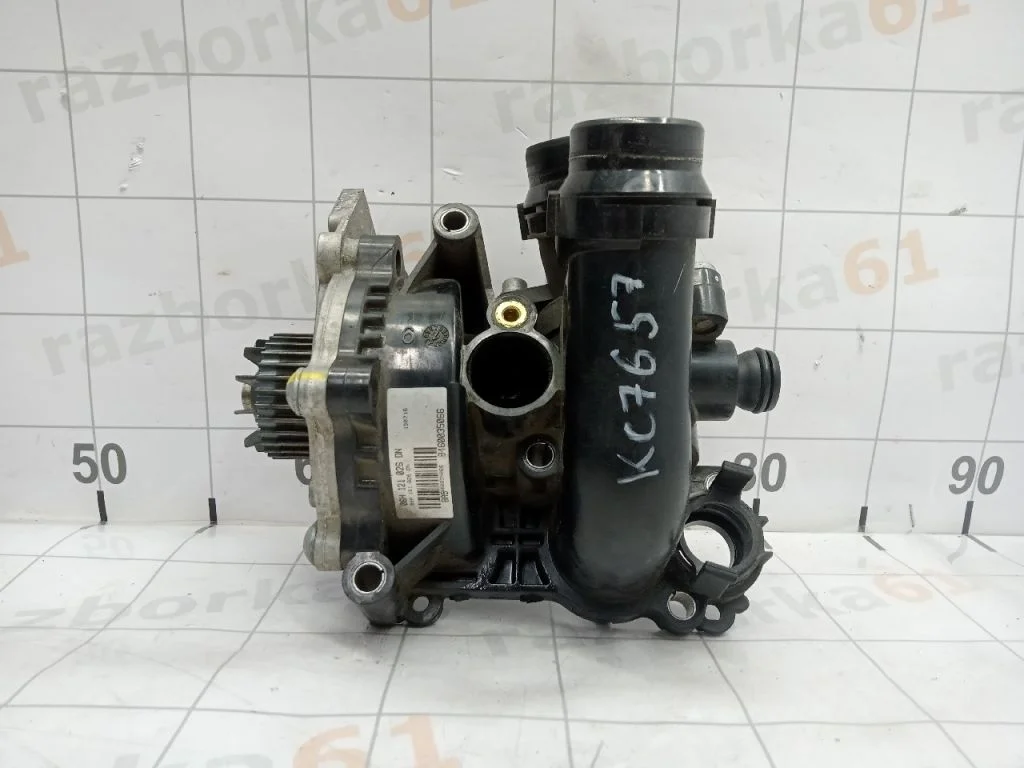 Корпус помпы AUDI A4 B8