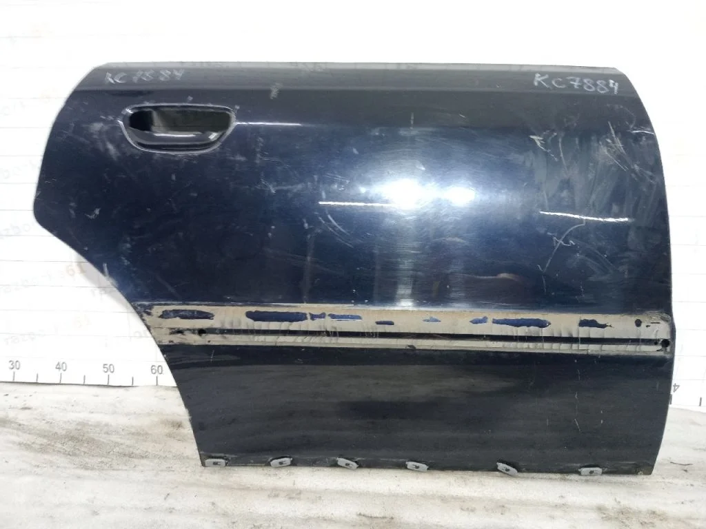 Дверь AUDI A4 B5 Задняя правая