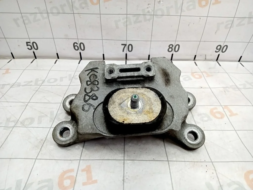 Кронштейн кпп AUDI A4 B8