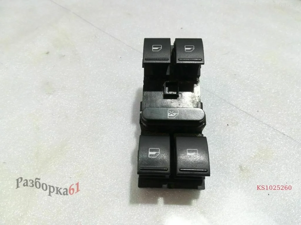 Блок кнопок стеклоподъёмника VOLKSWAGEN PASSAT B7