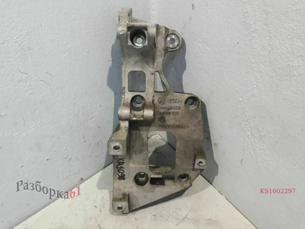 Кронштейн генератора VOLKSWAGEN GOLF 5