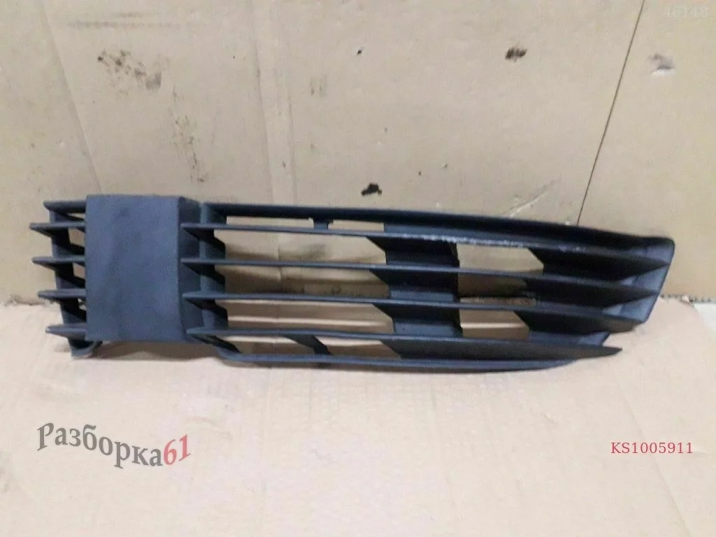 Решётка в бампер VOLKSWAGEN PASSAT B5+ Передняя левая