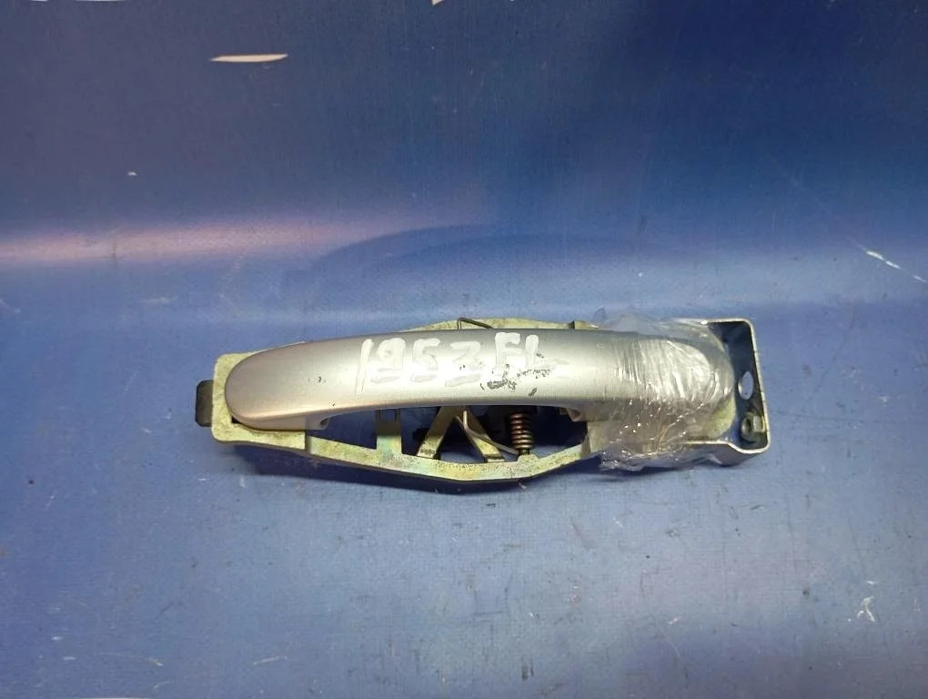 ручка двери VOLKSWAGEN TOURAN 1T1 -