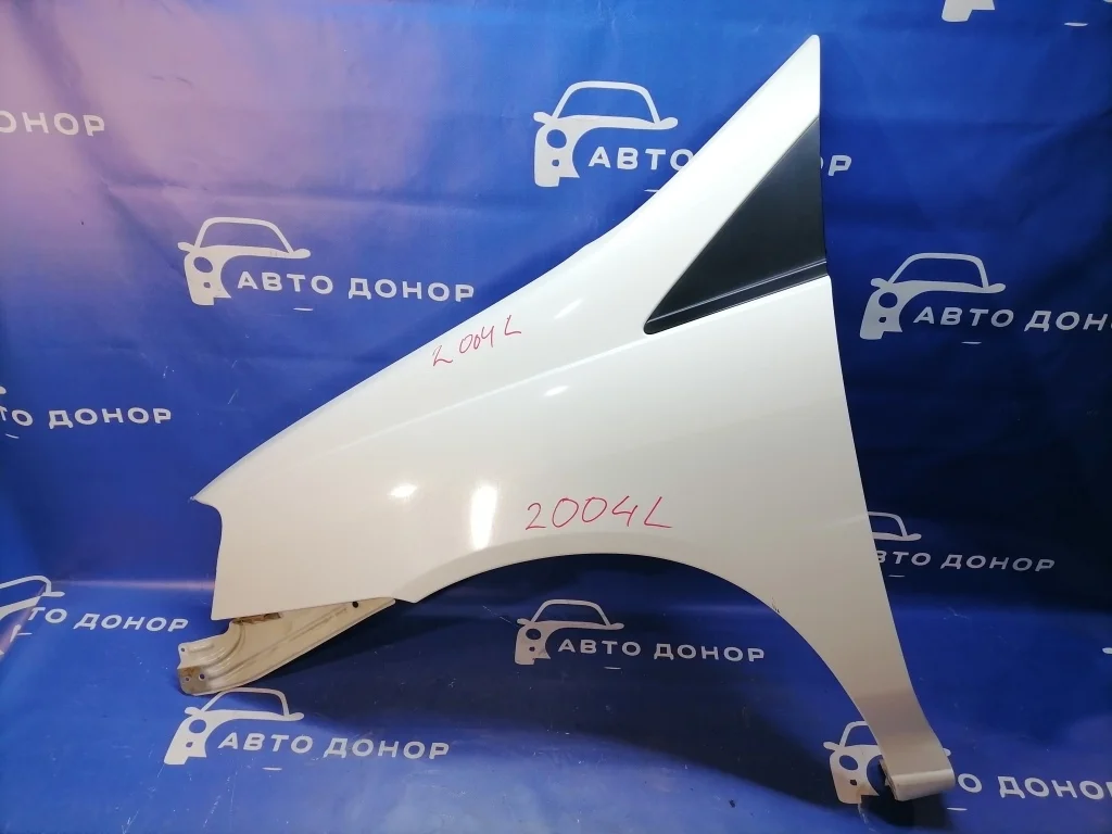 крыло NISSAN LIBERTY RM12 QR20DE