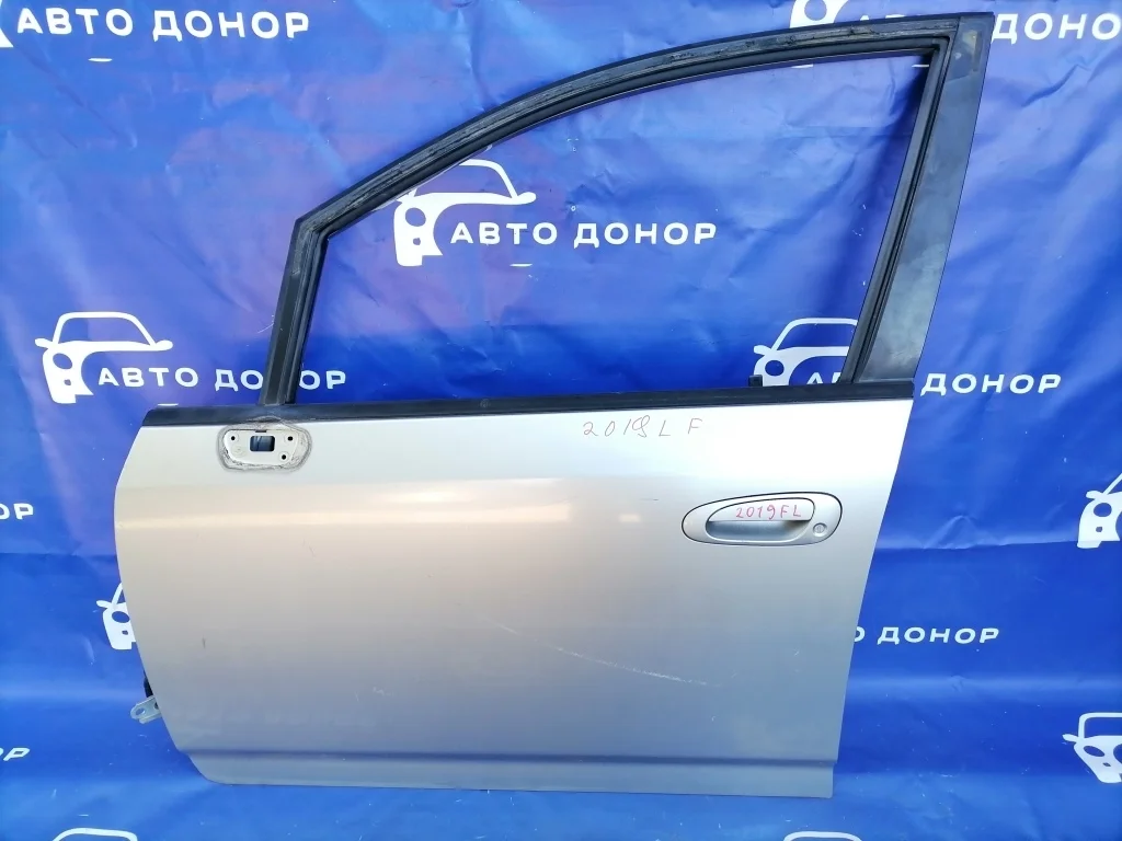 дверь HONDA STREAM RN1 -