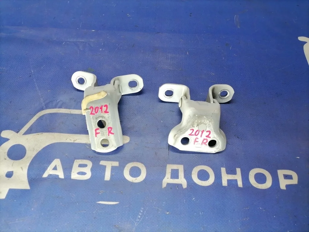 петли двери TOYOTA ISIS ANM10 1AZFSE