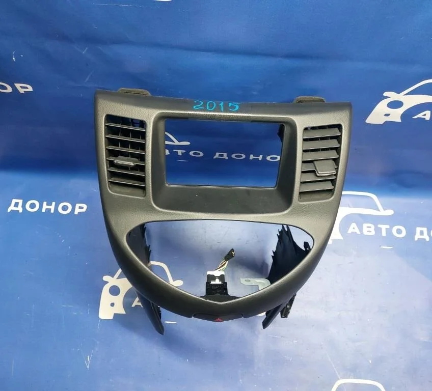 консоль магнитофона NISSAN PRIMERA TP12 -
