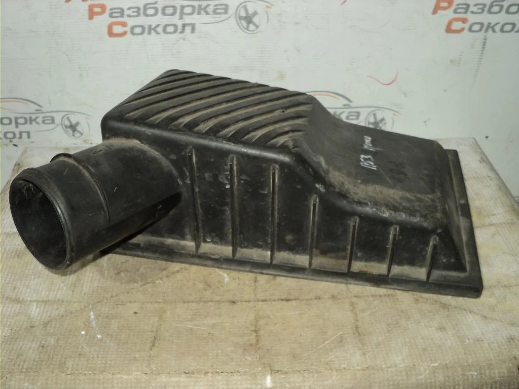 Корпус воздушного фильтра VW Passat (B3) 1988-1993  [357129607N]  1.9 1Y в Вологде