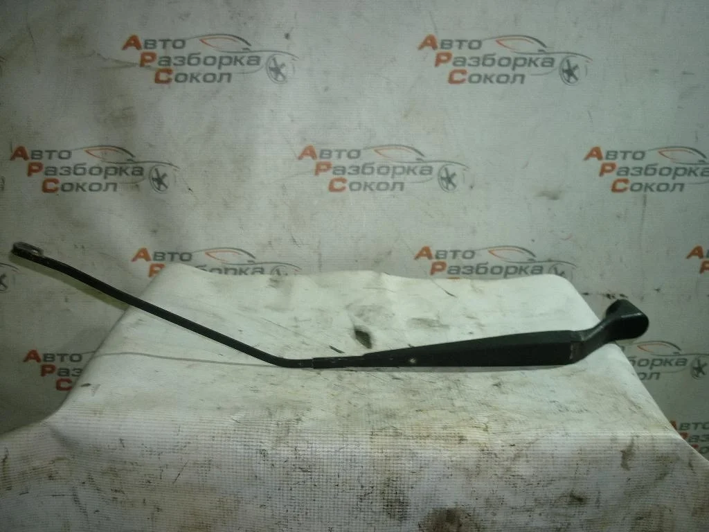 Поводок стеклоочистителя передний правый Mitsubishi Lancer (CS) 2003-2006  [MR971004]  4G18 в Вологде