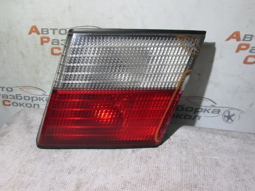 Фонарь задний внутренний правый Nissan Primera P11E 1996-2002  [265502F925]  в Вологде