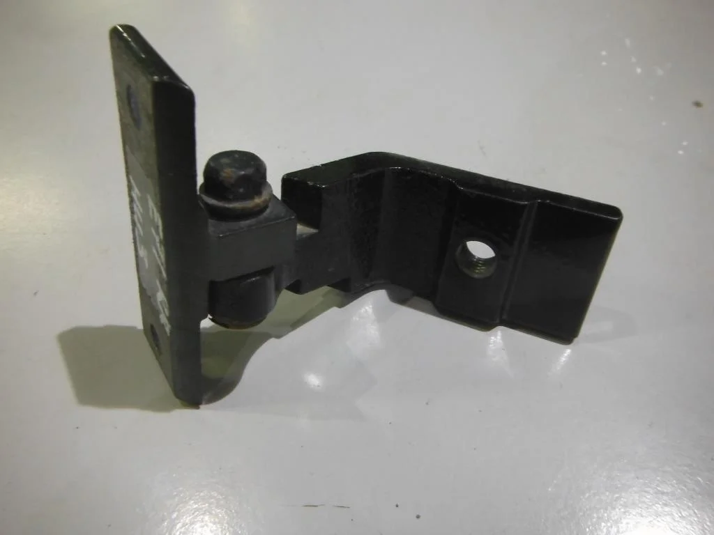 Петля двери задней правой нижняя BMW X6 E71 2008-2014  [41527201302]  3.0 N54 306 л.с. в Вологде