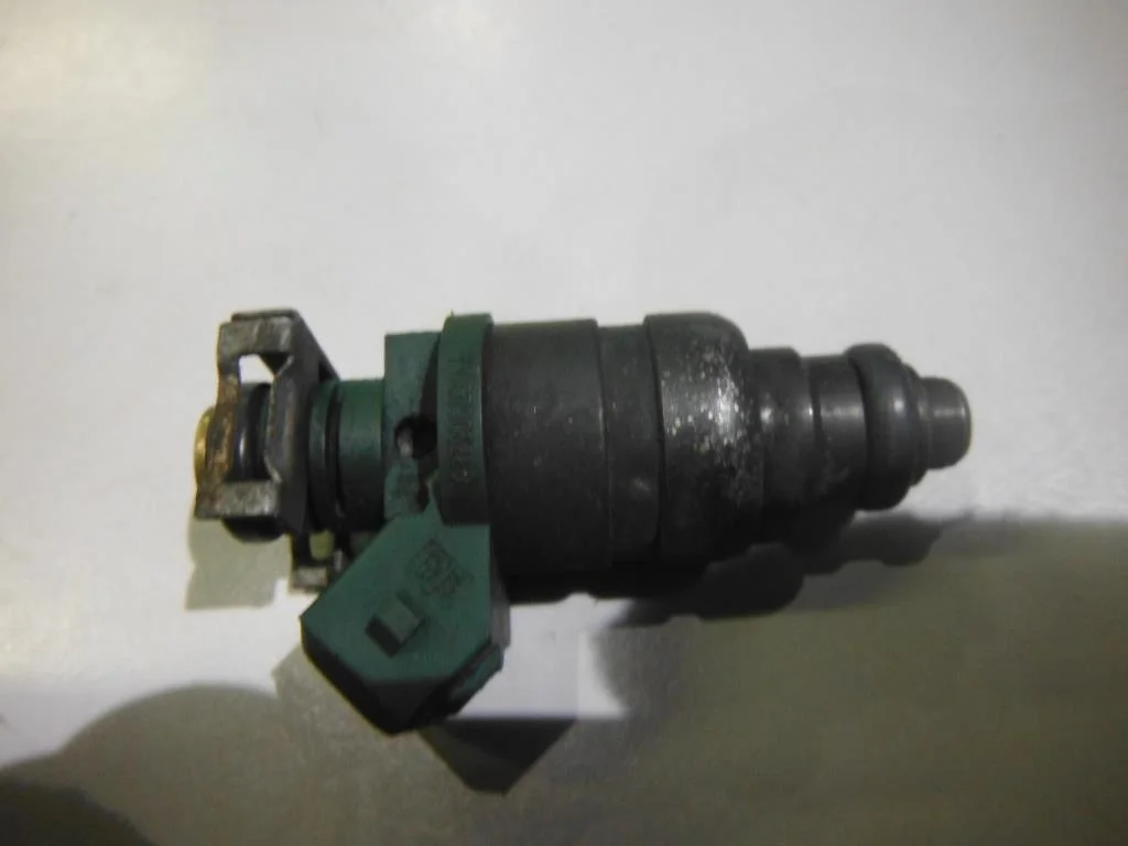 Форсунка инжекторная электрическая VW Golf IV \Bora 1997-2005  [037906031AA]  AEH,AKL,ADY,AEP в Вологде