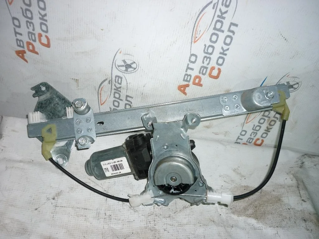 Стеклоподъемник электр. задний правый Nissan Qashqai (J10) 2006-2014  [82700JD400]  в Вологде