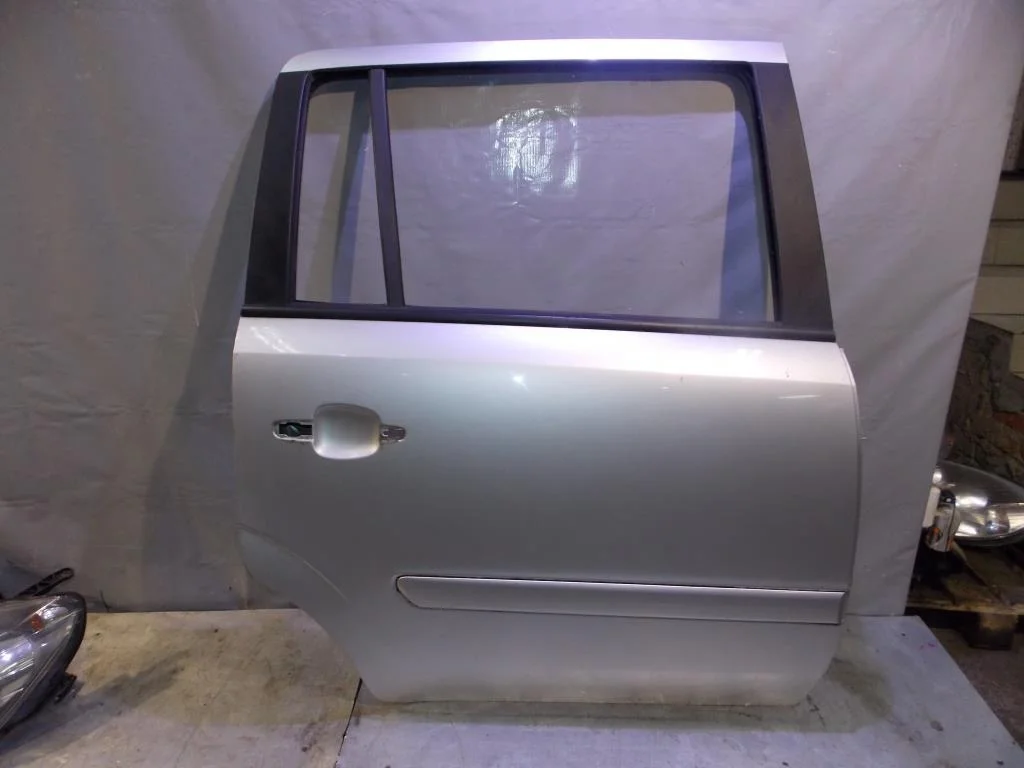Дверь задняя правая Opel Zafira B 2005-2012  [13203016]  в Вологде