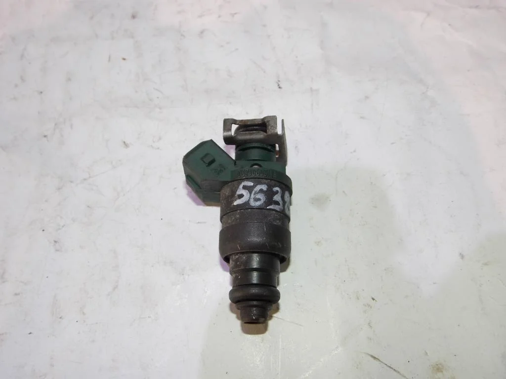 Форсунка инжекторная электрическая VW Golf IV \Bora 1997-2005  [037906031AA]  AEH,AKL,ADY,AEP в Вологде