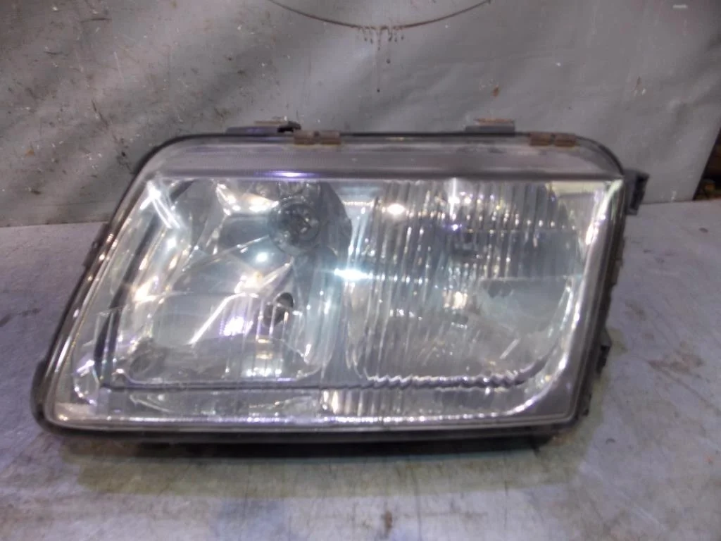 Фара левая Audi A3 (8L1) 1996-2003  [8L0941029]  в Вологде