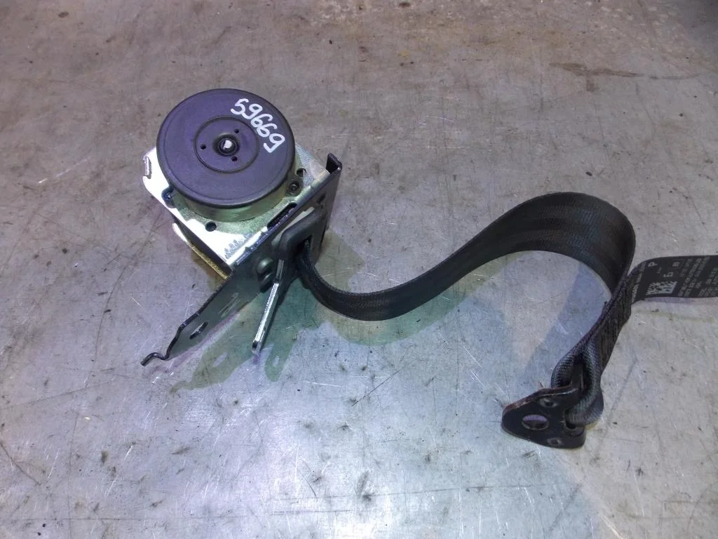 Ремень безопасности Nissan Qashqai (J10) 2006-2014  [88844JD000]  1.6 16V HR16DE в Вологде