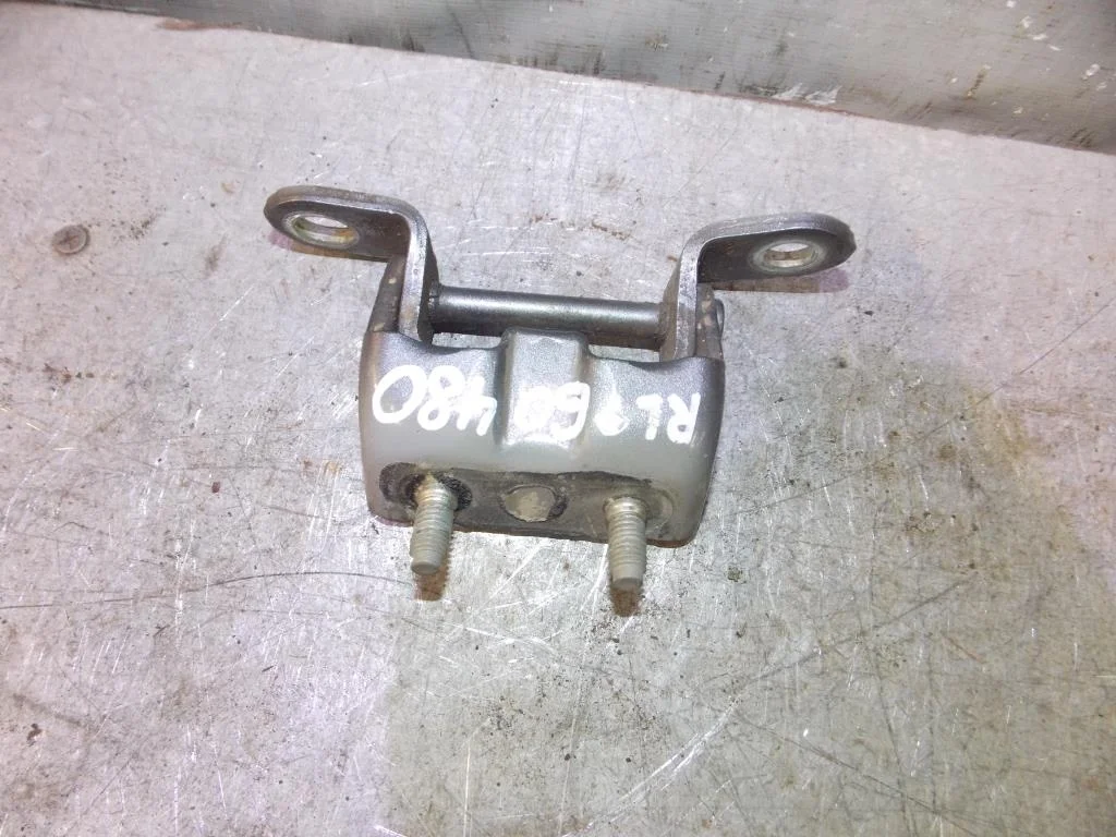 Петля двери задней левой верхняя Nissan Qashqai (J10) 2006-2014  [82401AV630]  1.6 16V HR16DE в Вологде