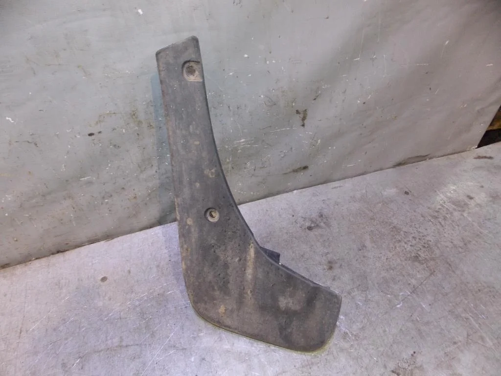 Брызговик передний правый Nissan Qashqai (J10) 2006-2014  [63850BR01A]  1.6 16V HR16DE в Вологде