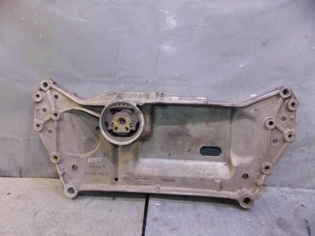 Балка подмоторная VW Golf V 2003-2009  [1K0199369F]  в Вологде