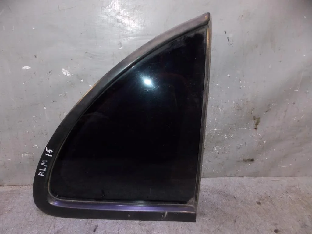 Стекло двери задней правой (форточка) Nissan Almera N15 1995-2000  [822620N860]  GA16DE в Вологде