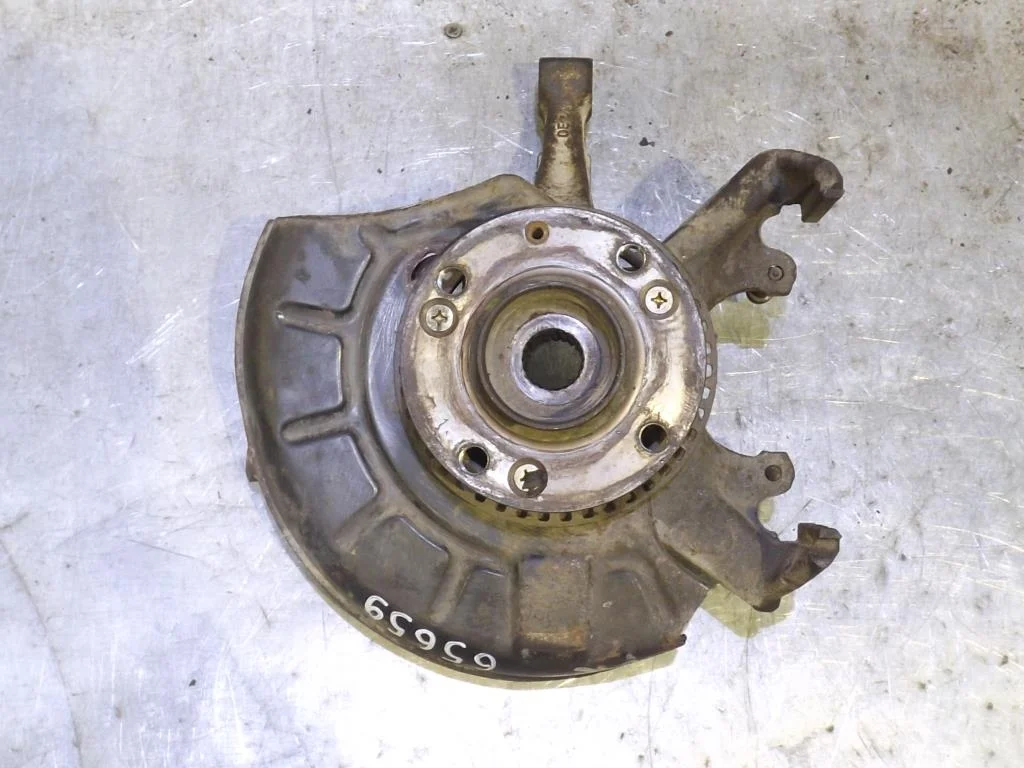 Кулак поворотный передний правый Seat Cordoba 1999-2002  [1H0407256B]  1.4  AKK в Вологде