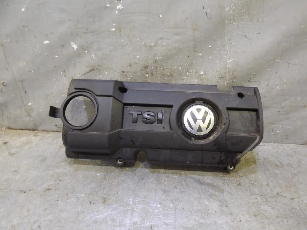 Накладка декоративная VW Passat (B7) 2011-2015  [03C103925AM]  1.4 16V CAXC в Вологде