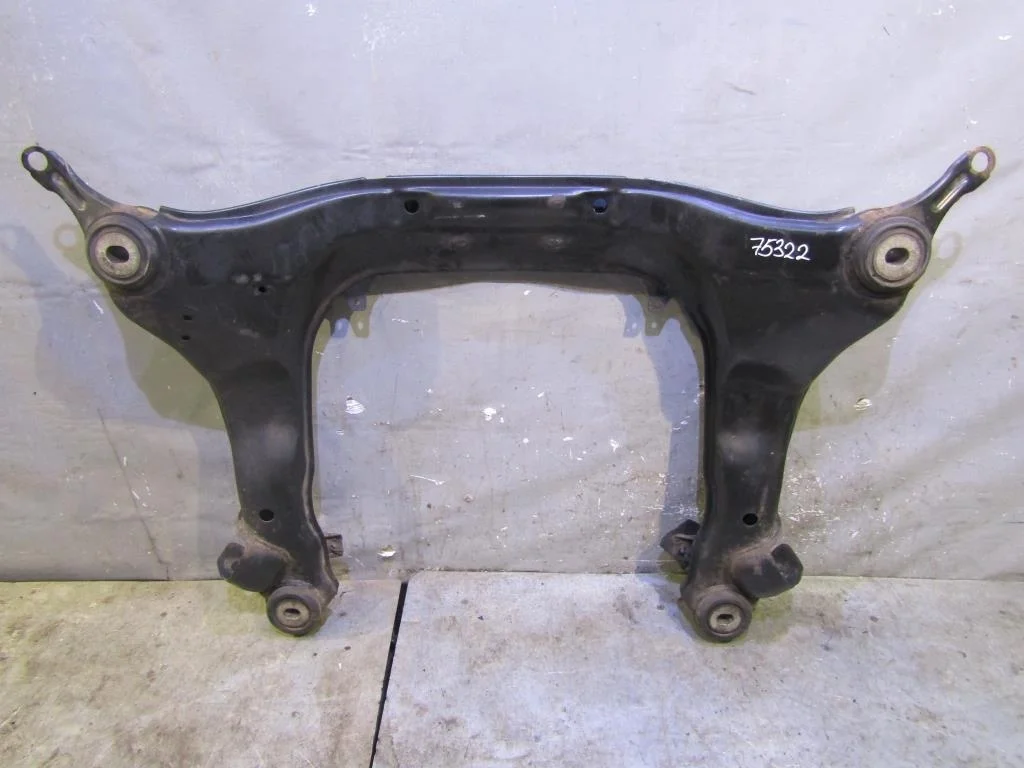 Балка подмоторная Audi A4 (B7) 2005-2007  [8E0399313BD]  в Вологде