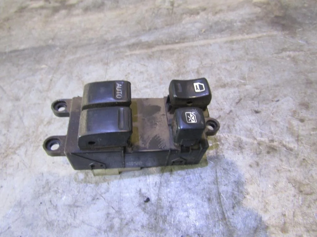 Блок управления стеклоподъемниками Nissan Almera N16 2000-2006  [254015M511]  QG15DE в Вологде