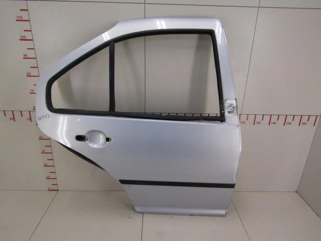 Дверь задняя правая VW Golf IV \Bora 1997-2005  [1J5833056F]  в Вологде