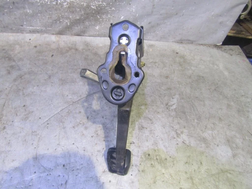 Педаль тормоза VW Golf IV \Bora 1997-2005  [1J1721142D]  1.6 AKL в Вологде