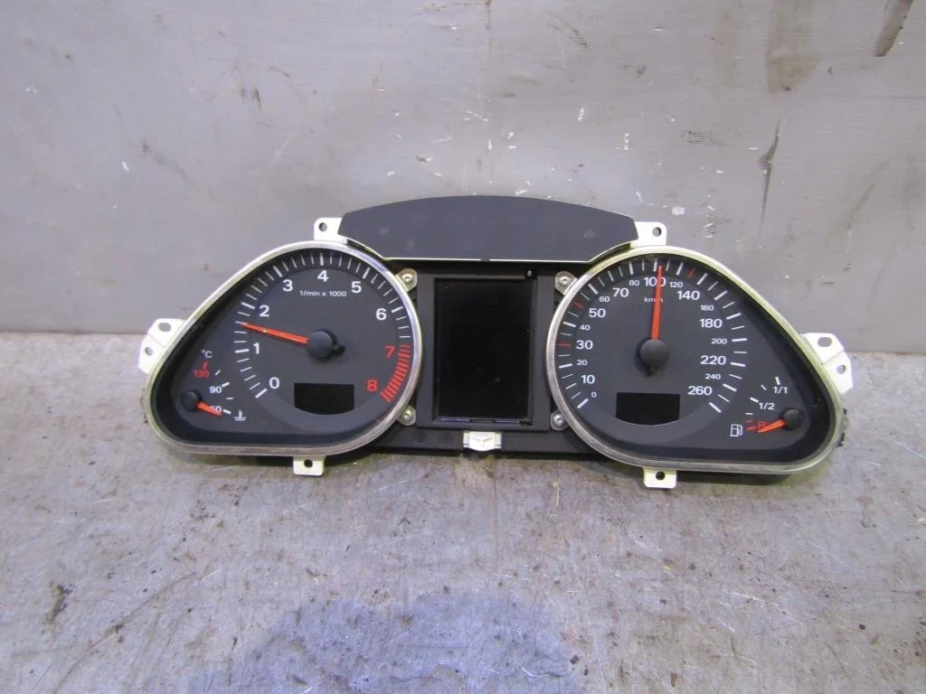 Панель приборов Audi A6 (C6,4F) 2005-2011  [4F0920900M]  2.0 16V BPJ в Вологде