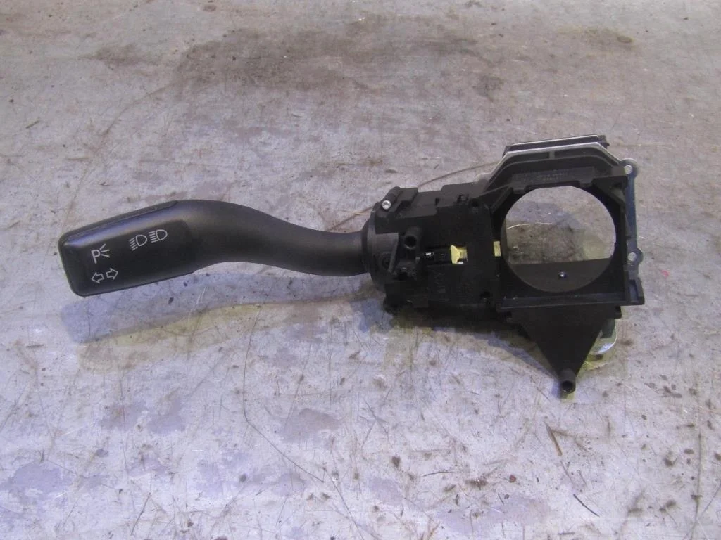Переключатель поворотов подрулевой Audi Allroad quattro 2005-2012  [4E0953513E]  2.7TDI BPP в Вологде